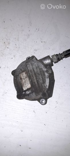 Mercedes-Benz A W169 Alipainepumppu A6402300265