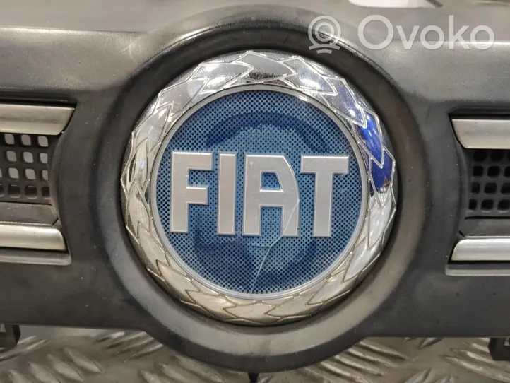 Fiat Panda III Grille de calandre avant 735353899