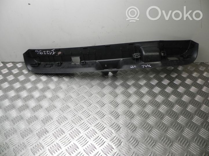 Ford Focus Rivestimento serratura portellone posteriore/bagagliaio A2537401300