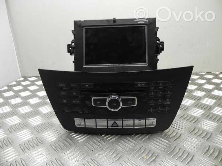 Mercedes-Benz C AMG W204 Radio/CD/DVD/GPS-pääyksikkö A2049005510