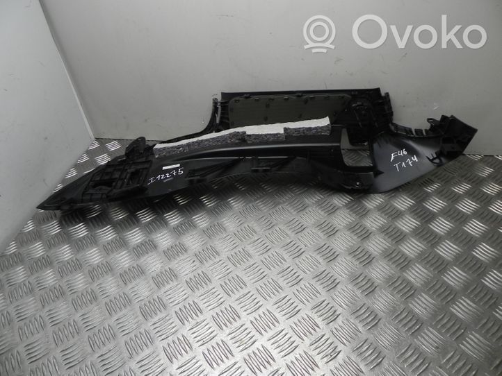 BMW 2 F46 Verkleidung Heckklappe 7327010