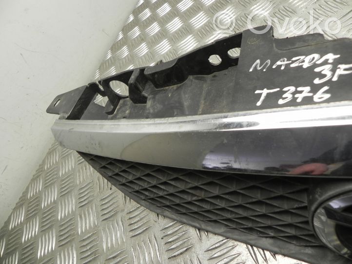 Mazda 323 Grille de calandre avant MZ0707501