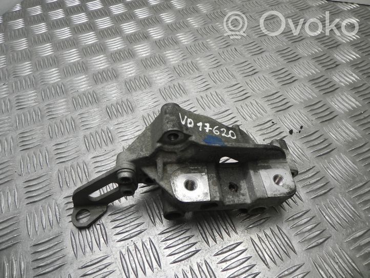 Skoda Yeti (5L) Support refroidisseur de vanne EGR 03F199275E