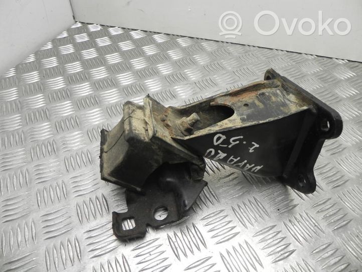 Nissan Navara D40 Supporto di montaggio del motore 25