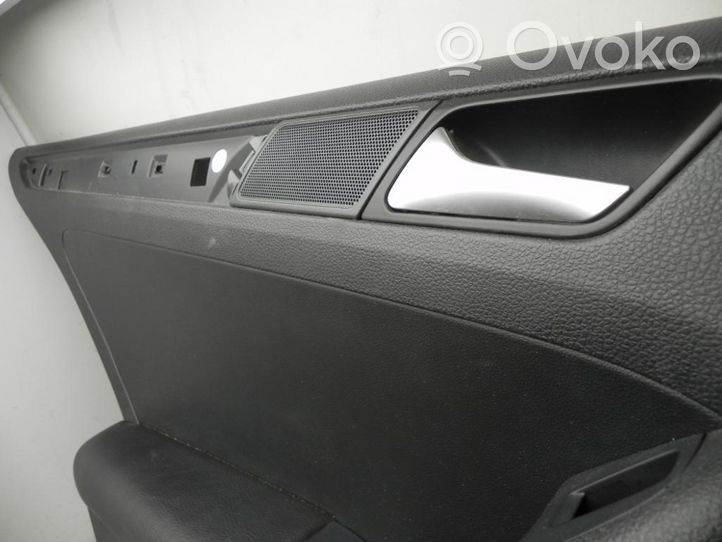 Volkswagen Jetta IV Rivestimento del pannello della portiera anteriore 5C6867211A