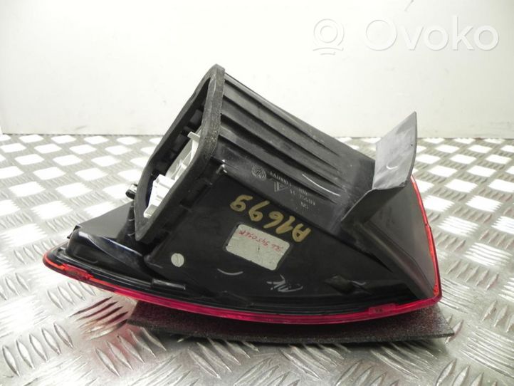 Volkswagen Jetta IV Lampa tylna 5C6945096F