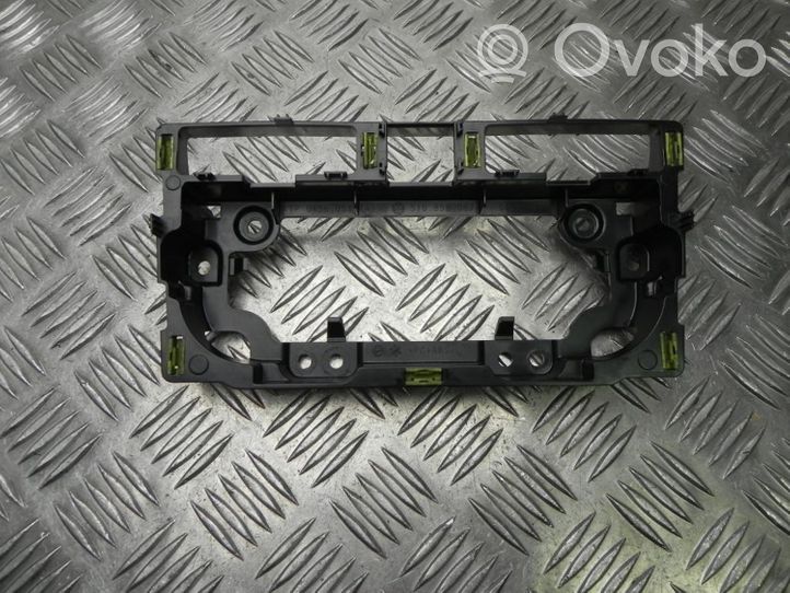 Volkswagen Golf Sportsvan Moldura de la unidad delantera de radio/GPS 510858087