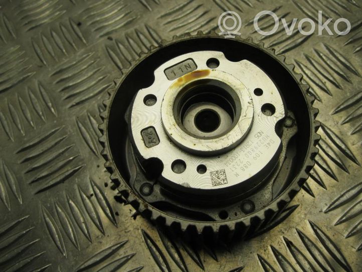 Volkswagen Golf VII Camshaft pulley/ VANOS 04E109088M