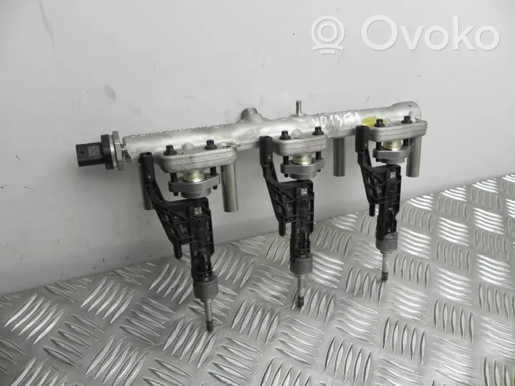 BMW 2 F46 Kraftstoffverteiler Einspritzleiste 8665631