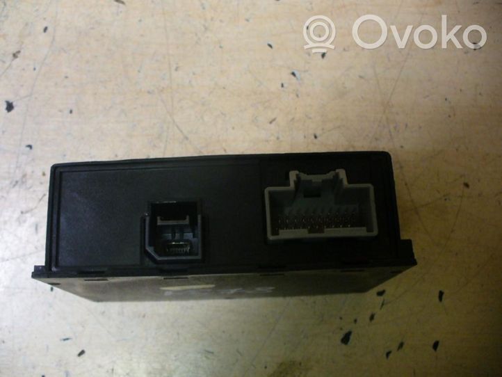 Opel Zafira C Sound amplifier 688437706