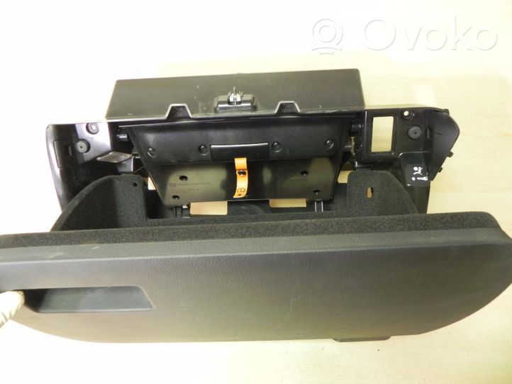 Volkswagen PASSAT B7 Glove box set 3AB857097