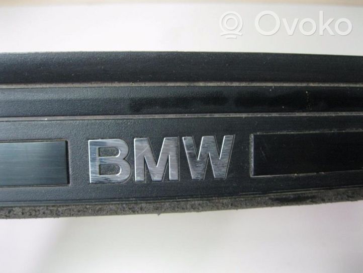 BMW 1 E81 E87 Muu kynnyksen/pilarin verhoiluelementti 7174560