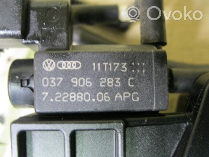 Audi A8 S8 D4 4H Odpowietrznik / Separator oleju 001079489J