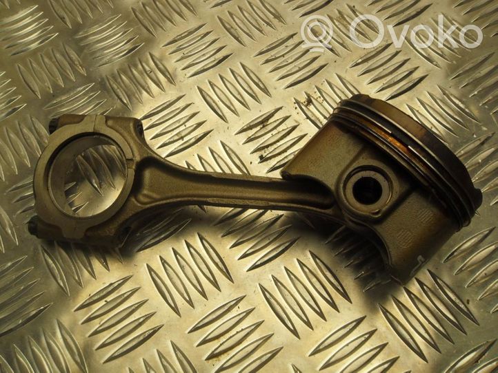 Opel Agila B Piston with connecting rod 43512M