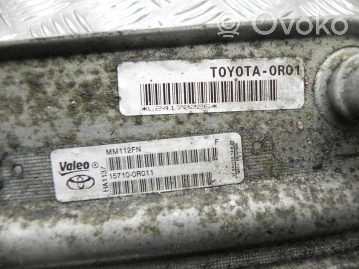 Toyota Avensis T270 Radiador del aceite del motor 157100R011