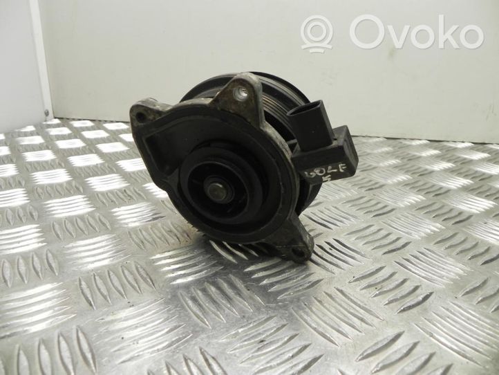 Volkswagen Golf V Pompe de circulation d'eau 03C121004E