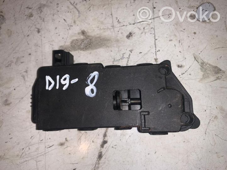 Volvo V50 Verrouillage du bouchon du réservoir de carburant 30716754