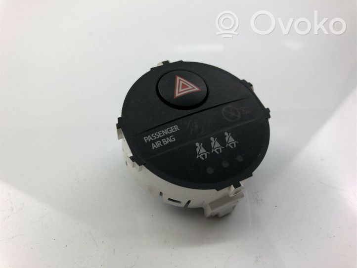 Toyota Yaris Interrupteur feux de détresse 839500D100