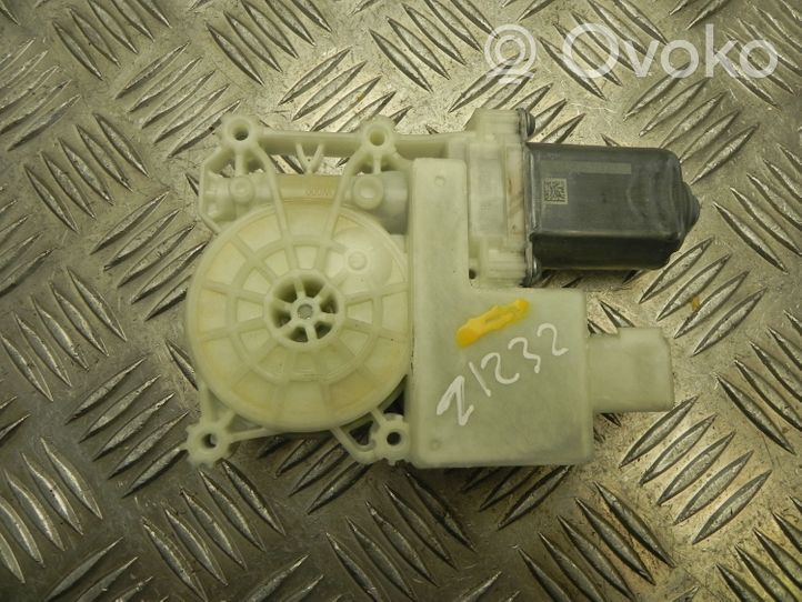 Opel Astra K Moteur de lève-vitre de porte avant C86120100