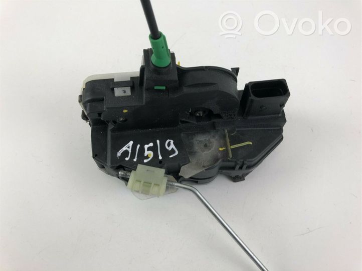 Opel Astra J Serratura portiera di carico 3023881LH1