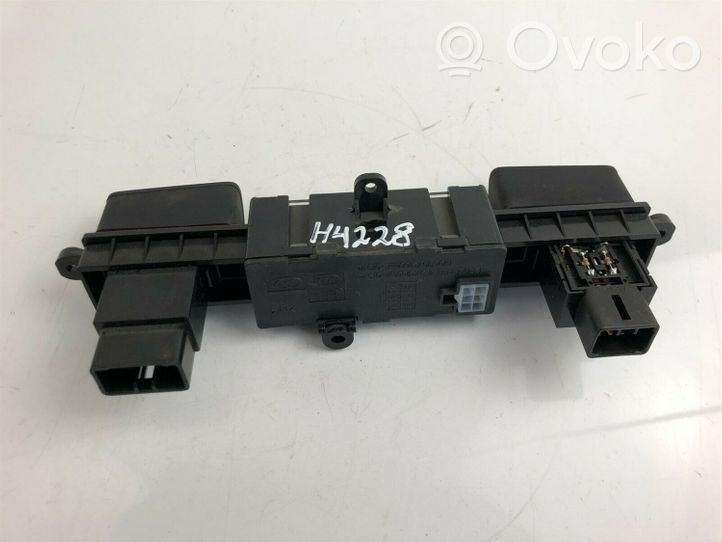 KIA Spectra Clock 945101F000