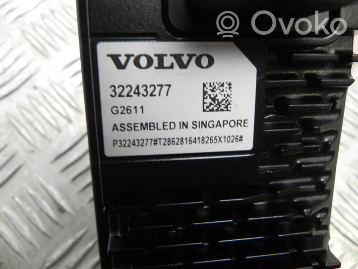 Volvo S90, V90 Peruutuskamera 32243277