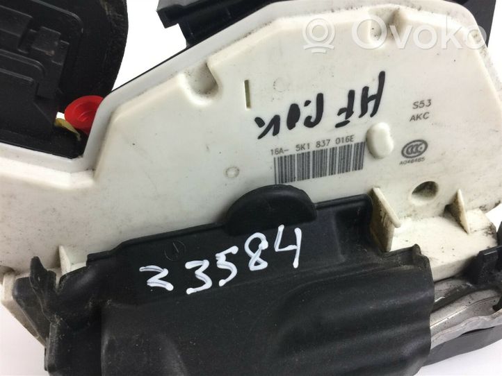 Volkswagen Golf VII Loading door lock 5K1837016E