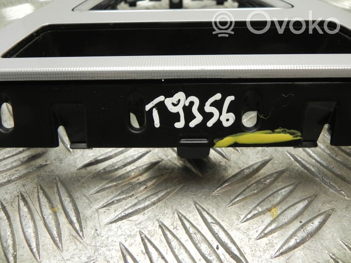 Skoda Octavia Mk3 (5E) Ilmastointi-/lämmityslaitteen säätimen kehys 5E2863212A