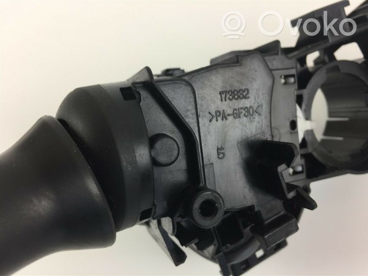 Toyota Yaris Interruttore/pulsante di controllo multifunzione 173832