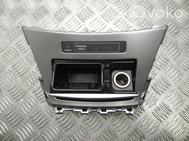 Toyota Avensis T250 Popielniczka przednia tunelu środkowego 8395005030