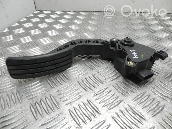 Opel Vivaro Accelerator throttle pedal 180020024R