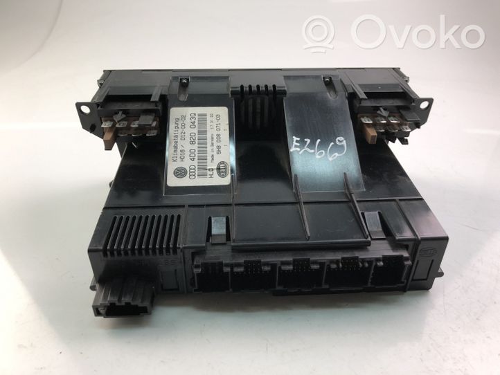 Audi A8 S8 D2 4D Ilmastoinnin ohjainlaite 4D0820043Q