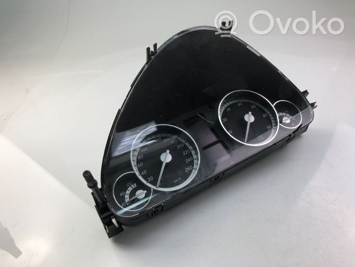 Mercedes-Benz C AMG W203 Geschwindigkeitsmesser Cockpit A2035403548