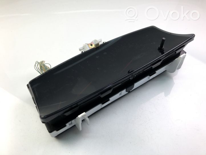 Toyota Corolla E120 E130 Tachimetro (quadro strumenti) 8380002C50