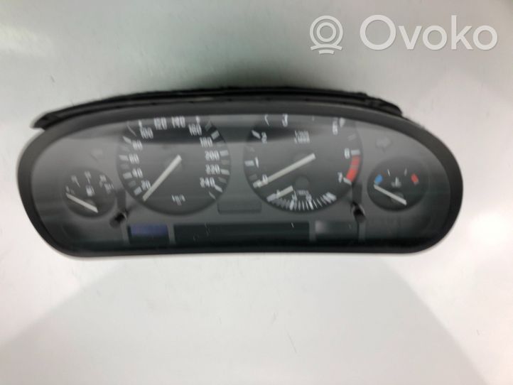 BMW 7 E38 Spidometras (prietaisų skydelis) 8381788