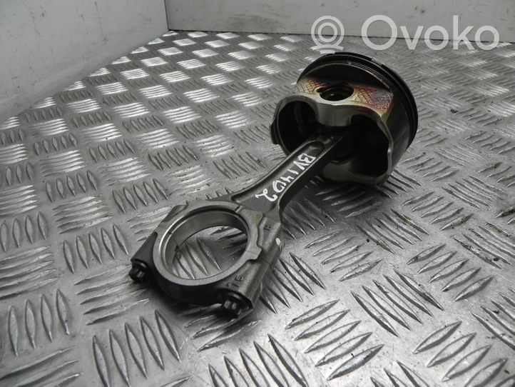 Subaru Outback (BS) Piston avec bielle B4D