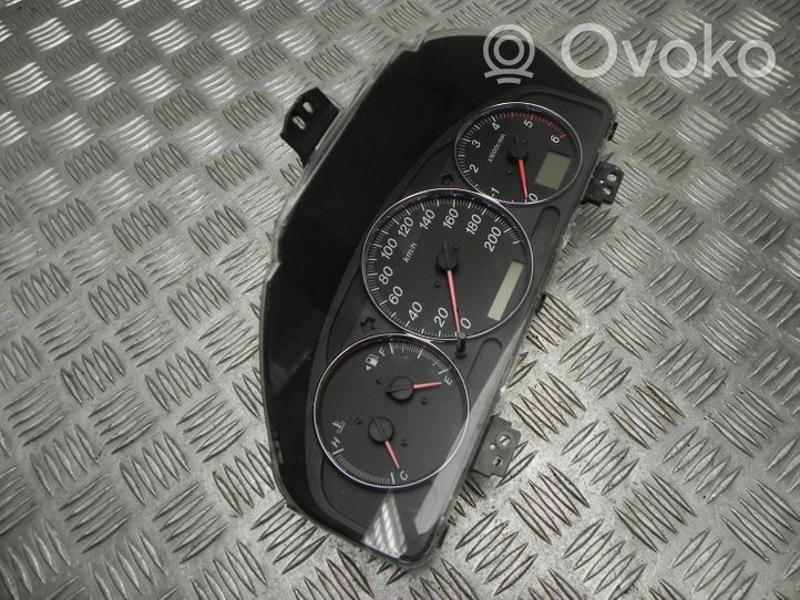 Mazda MPV II LW Compteur de vitesse tableau de bord LE5955430