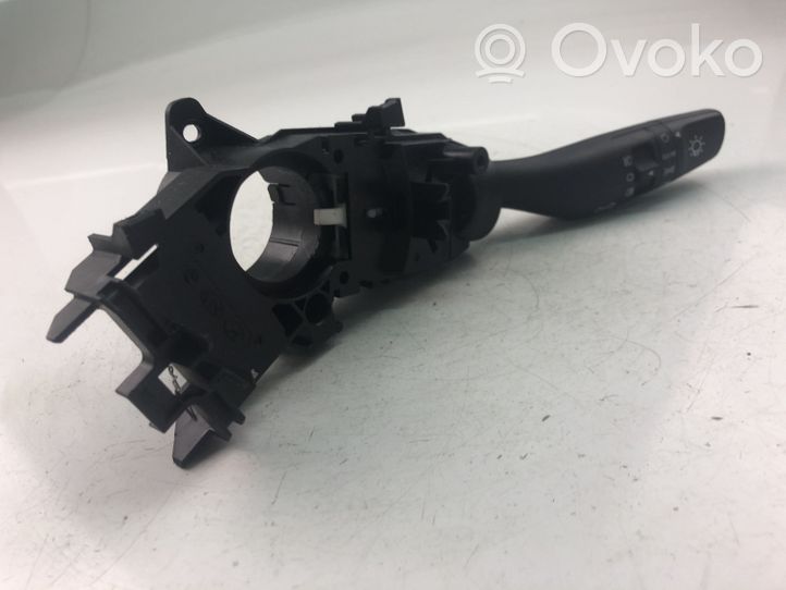 KIA Carens III Leva/interruttore dell’indicatore di direzione e tergicristallo 299119105