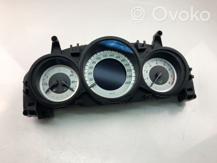 Mercedes-Benz C AMG W204 Tachimetro (quadro strumenti) A2049002107