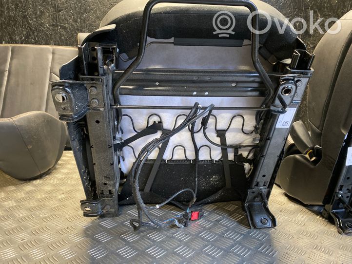 Subaru XV II Fotele / Kanapa / Komplet 