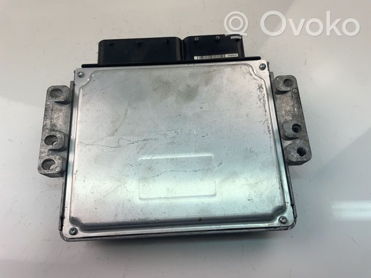 KIA Venga Variklio valdymo blokas 391302A304