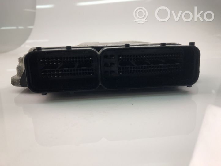 Volkswagen PASSAT B6 Sterownik / Moduł ECU 3C0907115