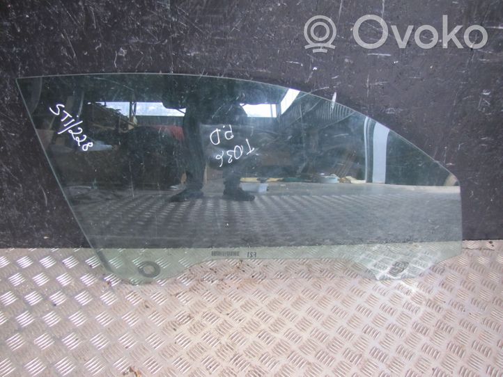 BMW 4 F32 F33 Pagrindinis priekinių durų stiklas (keturdurio) 