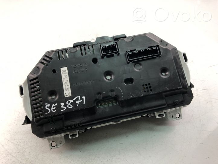 Toyota Yaris Compteur de vitesse tableau de bord 838000DT70