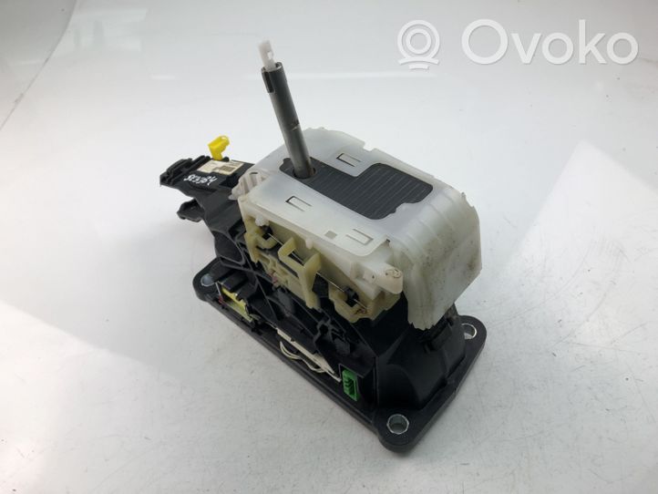 Volvo V70 Gear shifter/selector 30759121