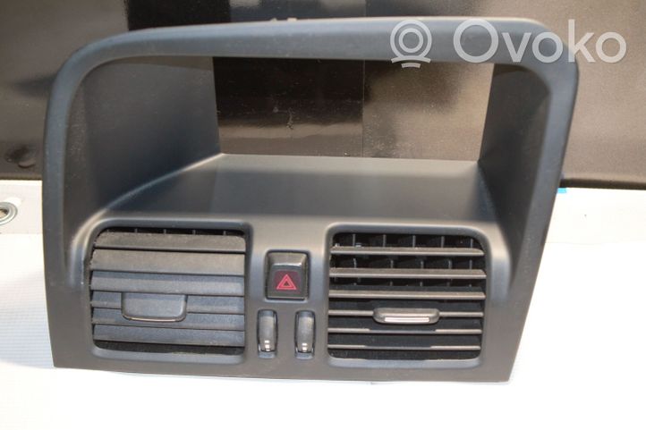 Volvo XC60 Quarter panel pressure vent 1284825