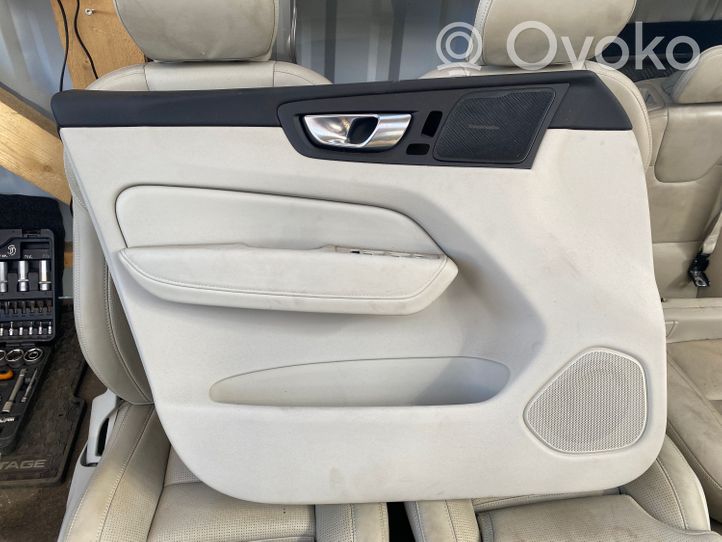 Volvo XC60 Seat set Flood