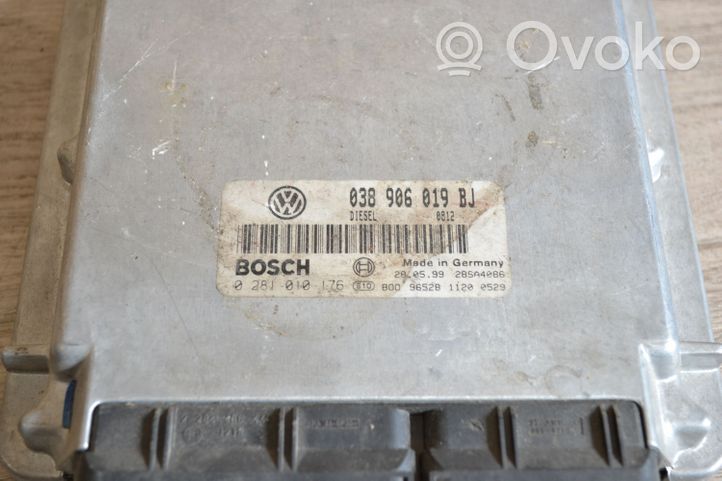 Volkswagen PASSAT B5 Calculateur moteur ECU 038906019