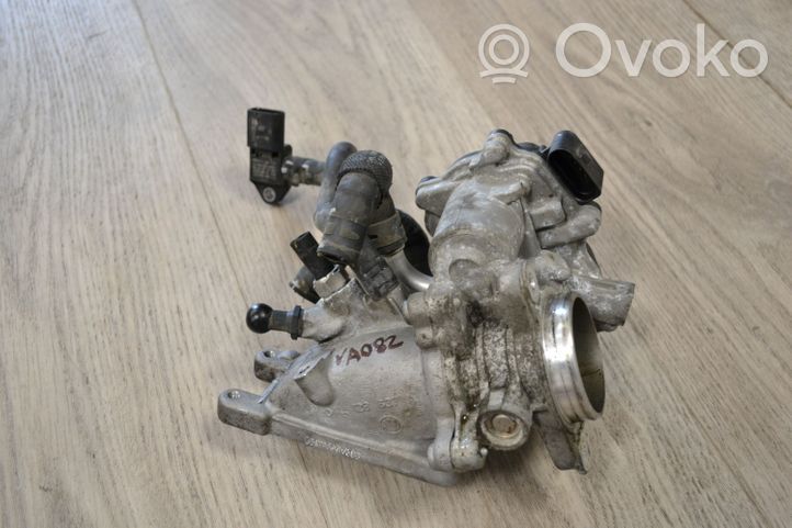 Volkswagen PASSAT B8 Throttle valve 04L128059