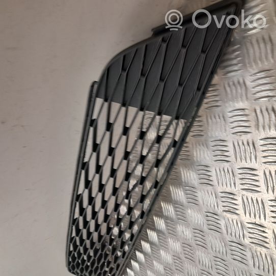 Seat Toledo IV (NH) Grille de calandre avant 6JA853677